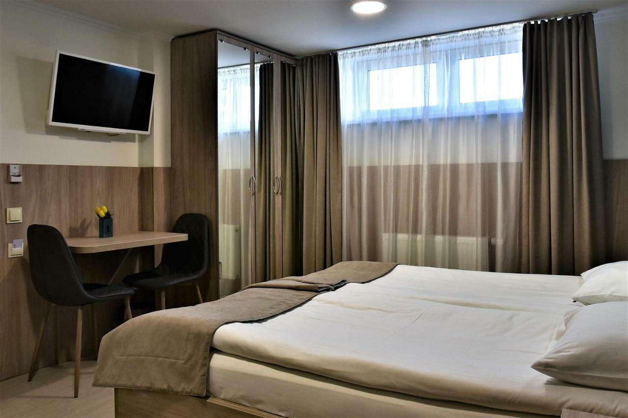 Expo Hotel Comfort Kiev Buitenkant foto